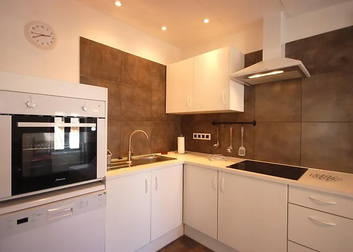 Lets Holidays Cozy 70 M. From The In Tossa Apartment *